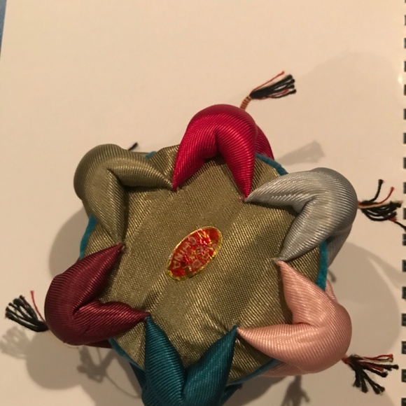 An old very cute Chinese pincushion. - Picture 5 of 5